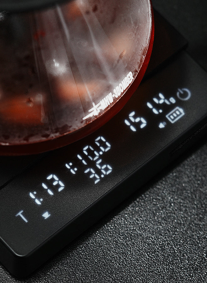 MHW-3BOMBER Cube Coffee Scale 3.0 Pro, available in Black or White